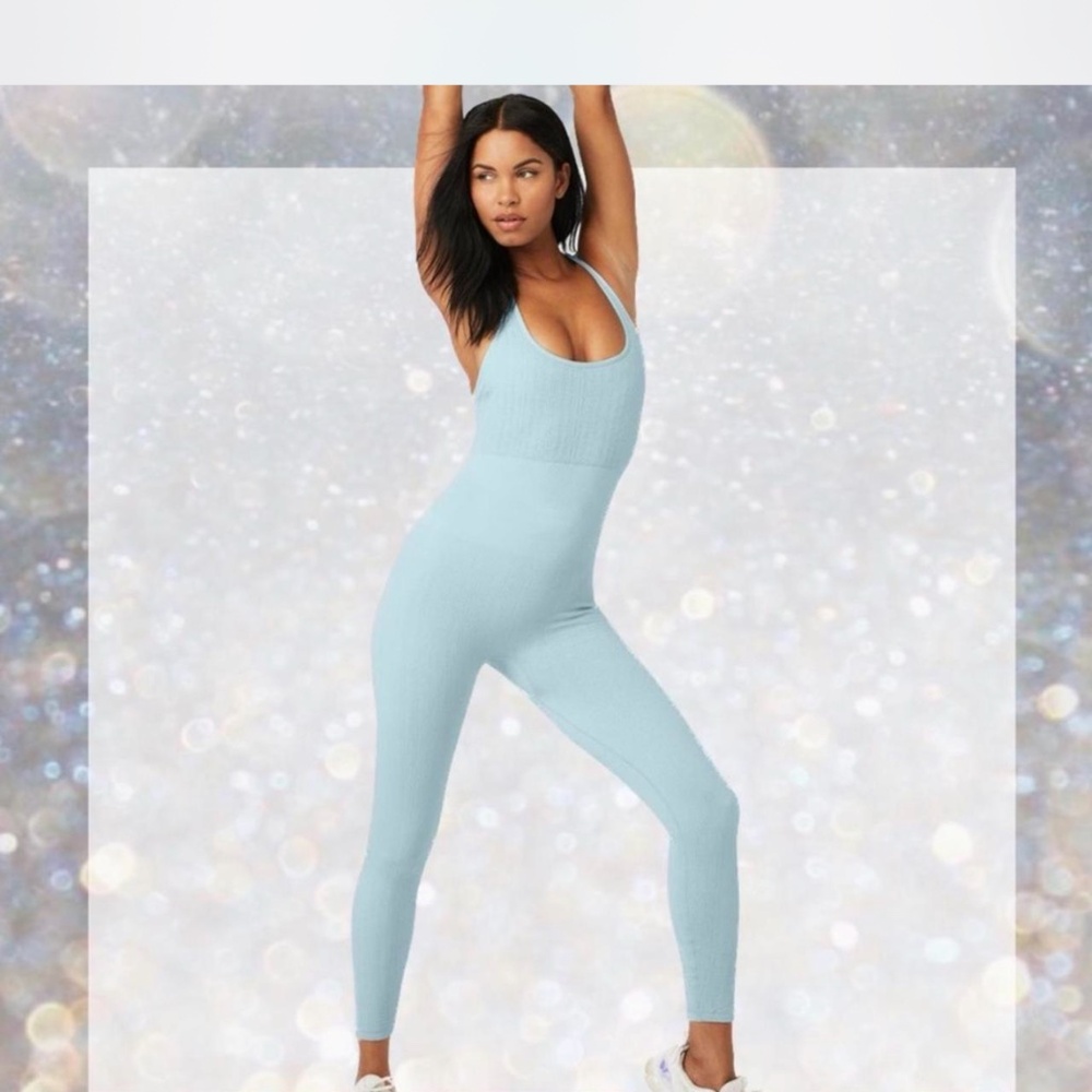 Alo Yoga Cable Knit Blue Chalk Onsie w/pads size XS perfect condition